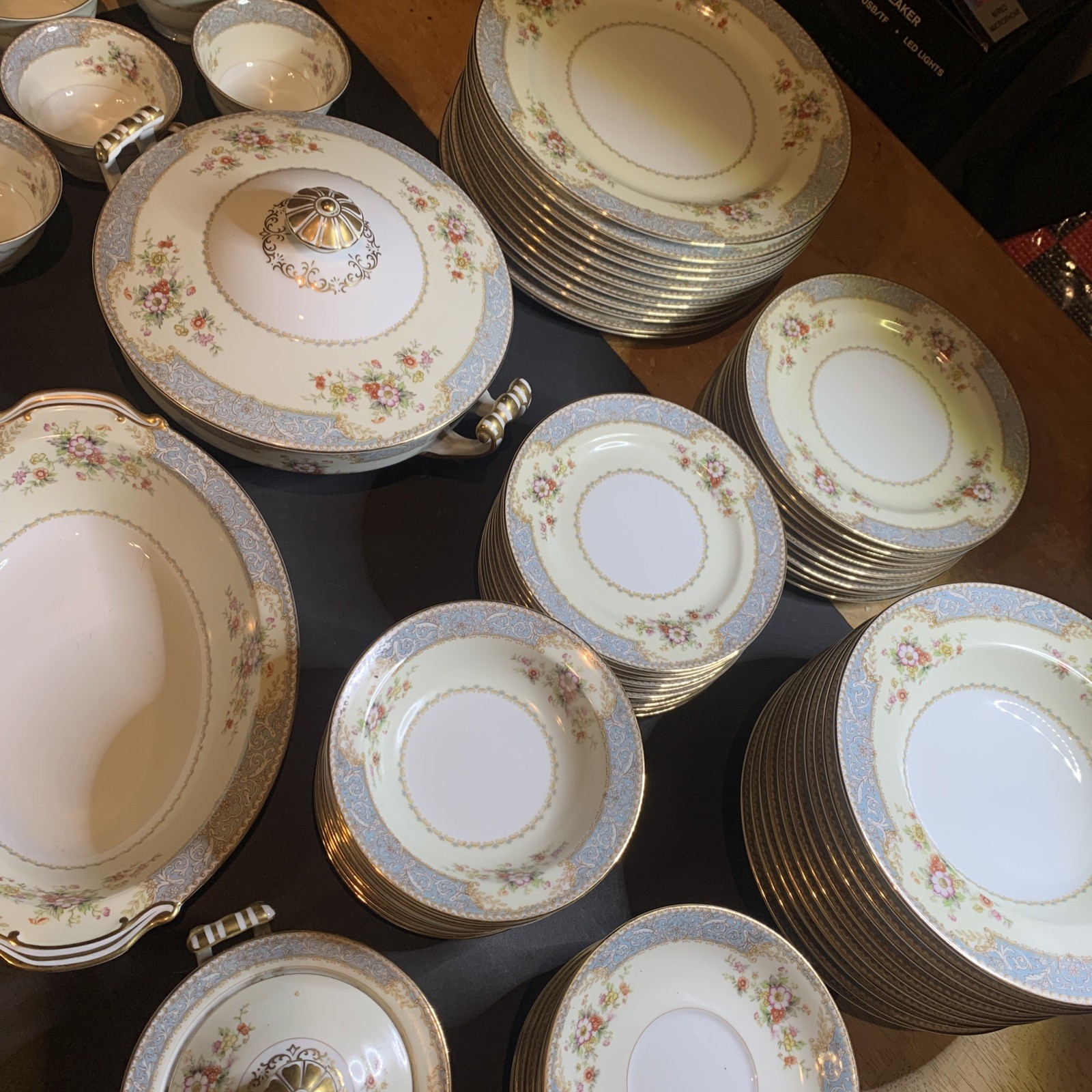 Noritake BLUEDAWN 76 PIECE CASSERROLE DISH 6 TEACUPS 11 PIECE CHINA SET *READ* Noritake BLUEDAWN 76 PIECE CASSERROLE DISH 6 TEACUPS 11 PIECE CHINA SET *READ*
