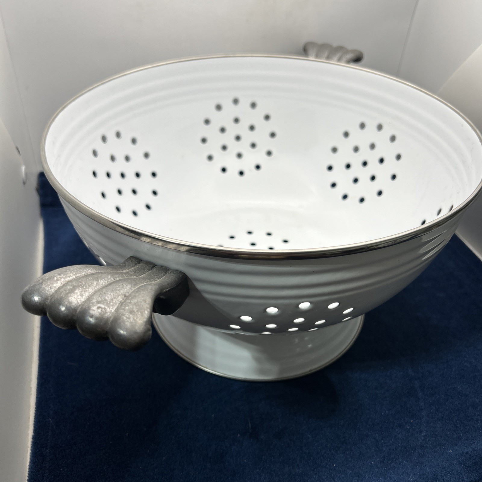 Vintage Fiesta Ware Large Colander Strainer Enamel Homer Laughlin in White Vintage Fiesta Ware Large Colander Strainer Enamel Homer Laughlin in White