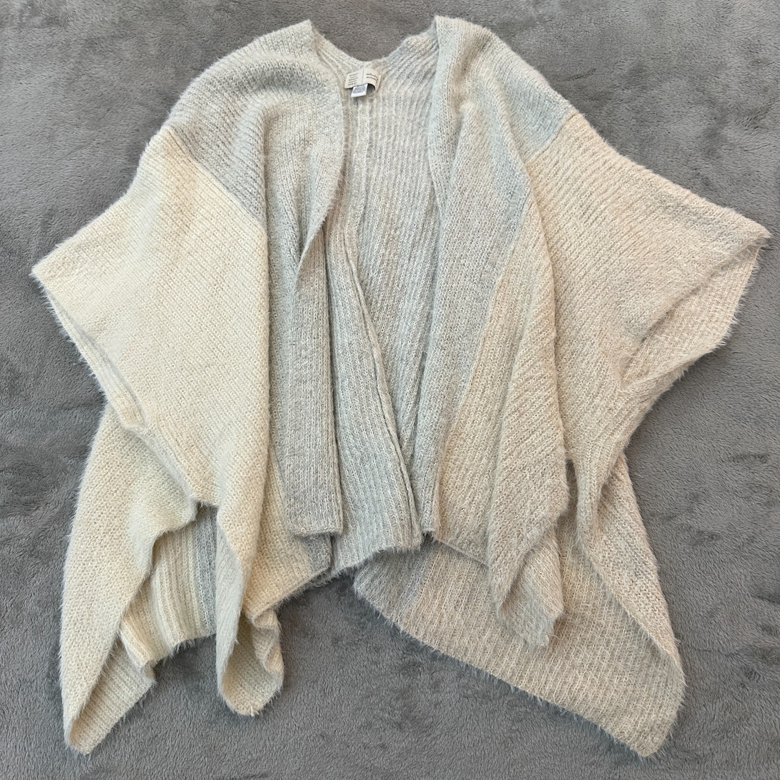 Saturday Sunday Anthropologie Poncho Sweater One Size Oversized Cardigan Saturday Sunday Anthropologie Poncho Sweater One Size Oversized Cardigan