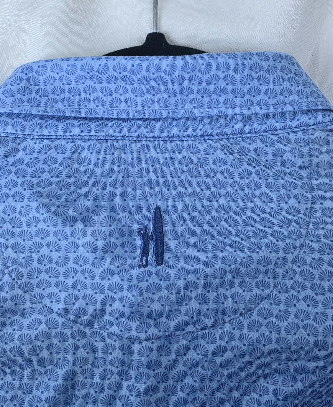 Johnnie-O Featherweight Golf Polo Shirt Mens Sz Large AOP Blue Geometric Shells