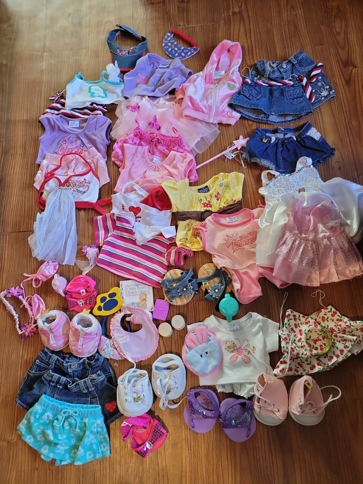 Vintage 2000 Build-A-Bear Workshop Huge Girls Clothes Accessories Lot Vintage 2000 Build-A-Bear Workshop Huge Girls Clothes Accessories Lot