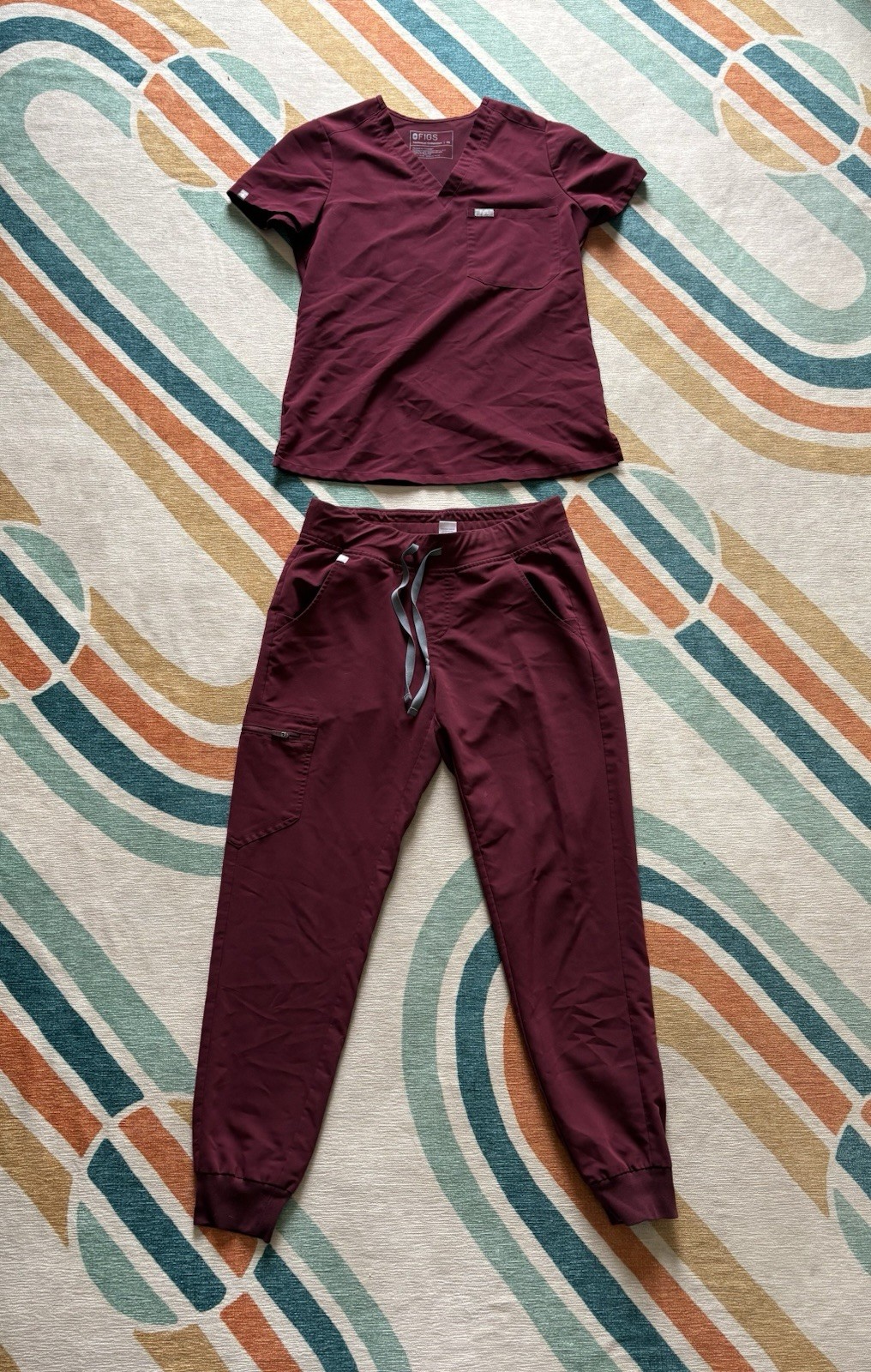 FIGS Technical Collection Scrub Set XS Burgundy Unisex Solid Top & Pants