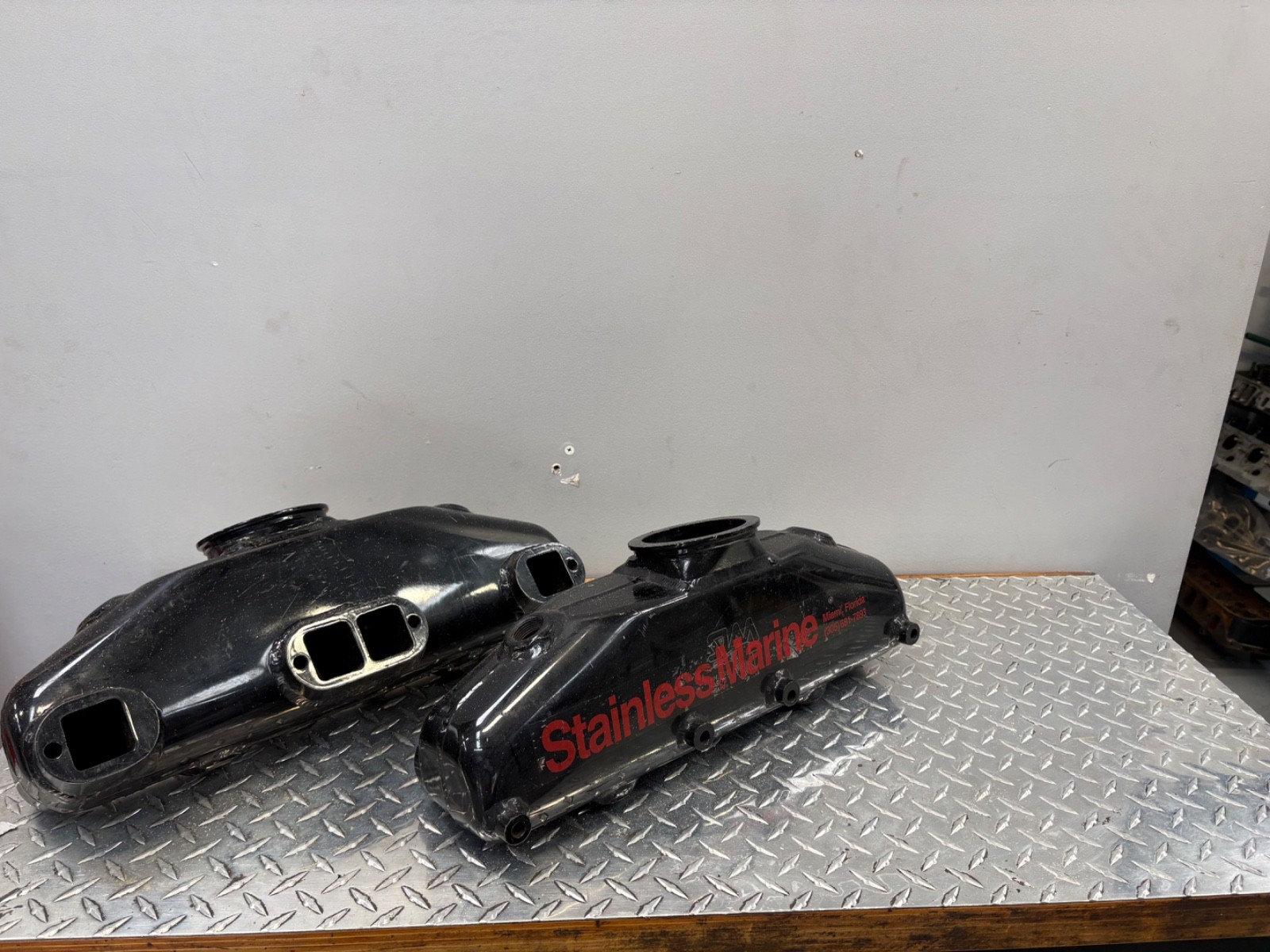 Stainless Marine pair of exhaust manifold for small block Chevy 01-2360000-0 Stainless Marine pair of exhaust manifold for small block Chevy 01-2360000-0