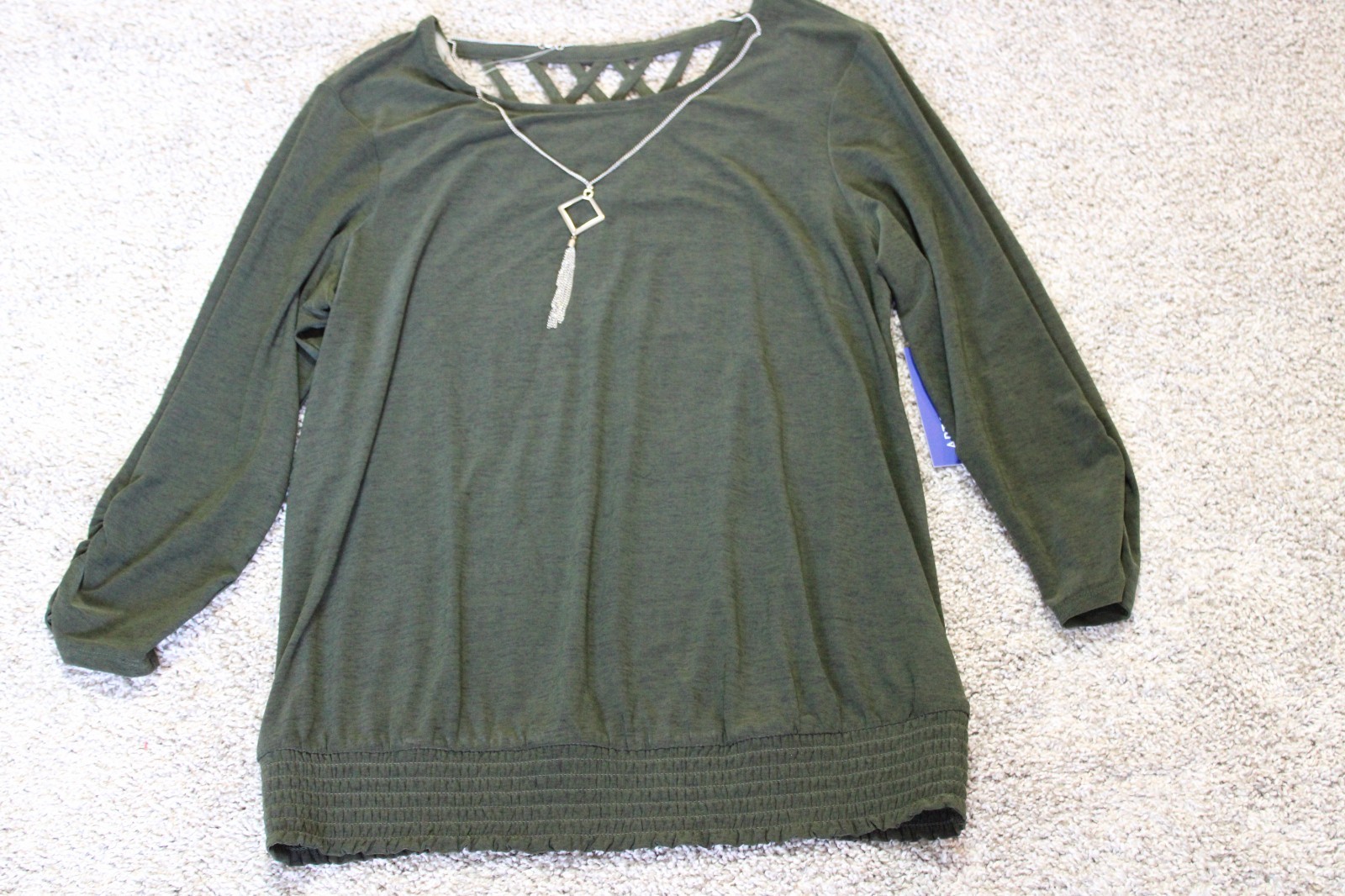 NWT Apt 9 Top Women\'s Large Olive