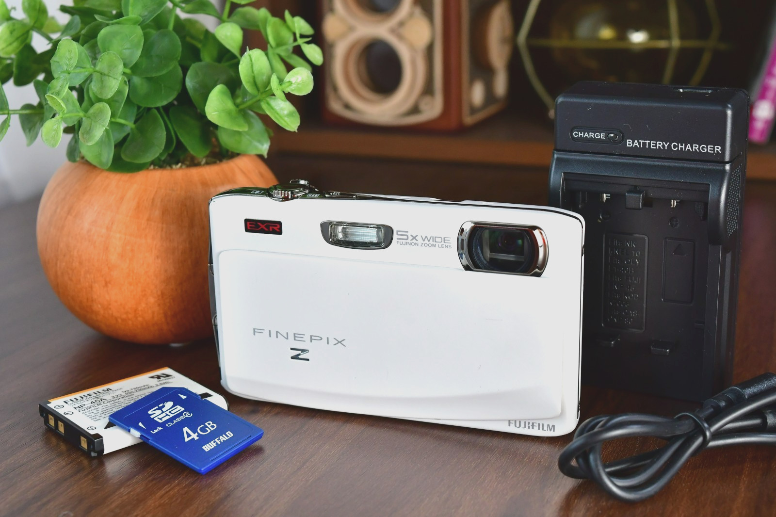 ⏯️[Excellent+5] Fujifilm FinePix Z900EXR White Compact Digital Camera From Japan