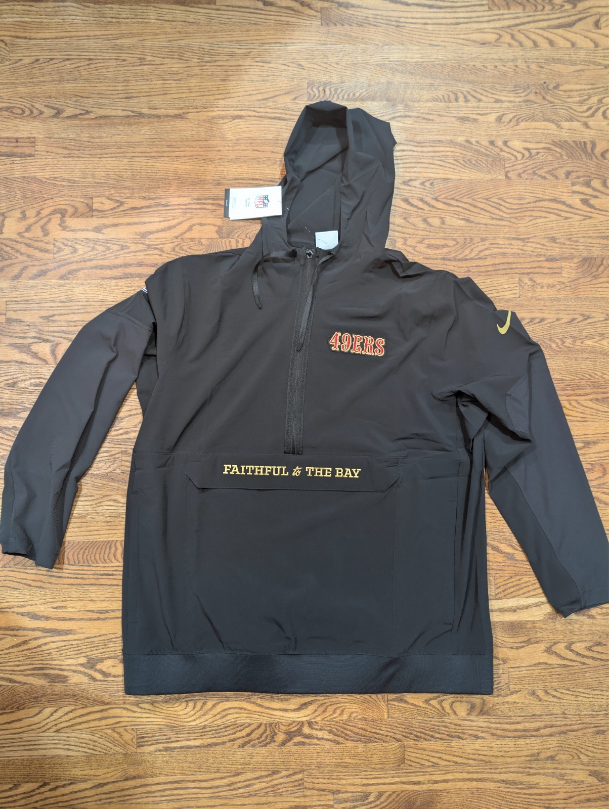 Nike San Francisco 49ers Rivalries Sideline Anorak Faithful to the Bay Nike San Francisco 49ers Rivalries Sideline Anorak Faithful to the Bay