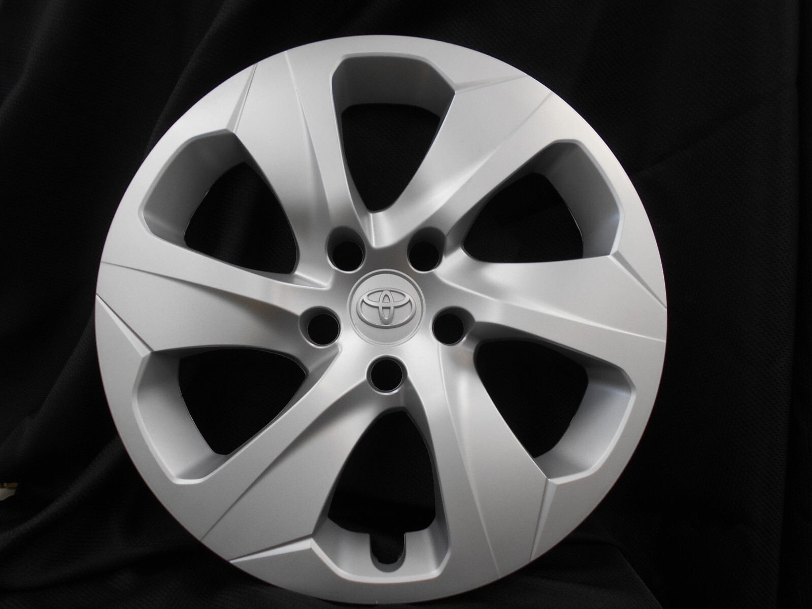 Hubcap for Toyota Rav4 2019-2025 New Genuine OEM Factory 17-in NEW 42602-0R040 Hubcap for Toyota Rav4 2019-2025 New Genuine OEM Factory 17-in NEW 42602-0R040