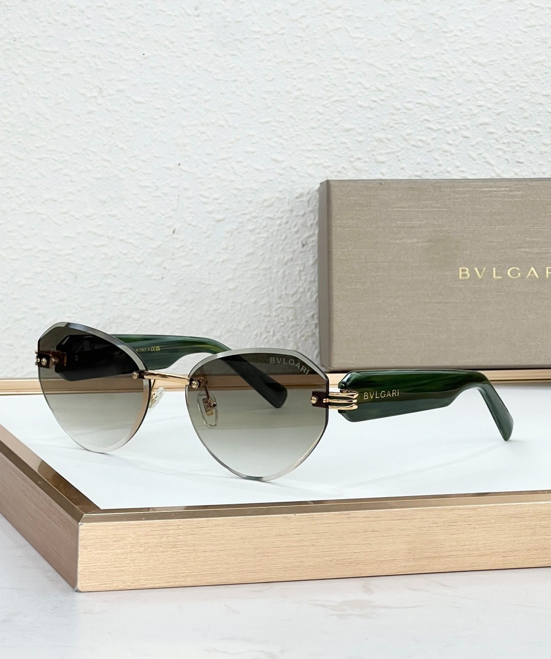 Bvlgari Mod:BV9036B Sunglasses Size:62口18-140 Bvlgari Mod:BV9036B Sunglasses Size:62口18-140