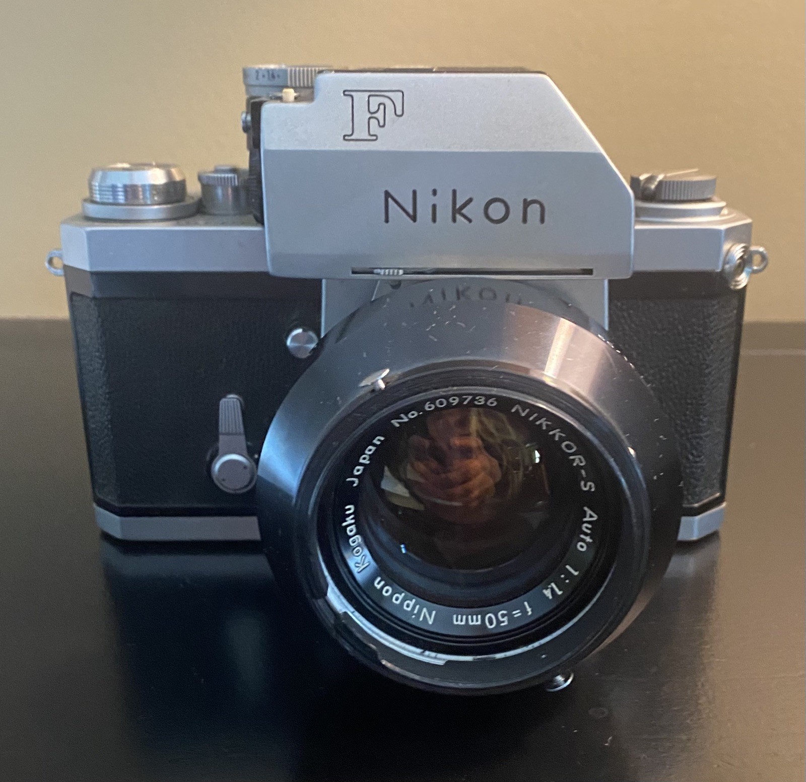 Vtg NIKON F Camera & 50mm F/1.4 Lens outfit with case. Tested.