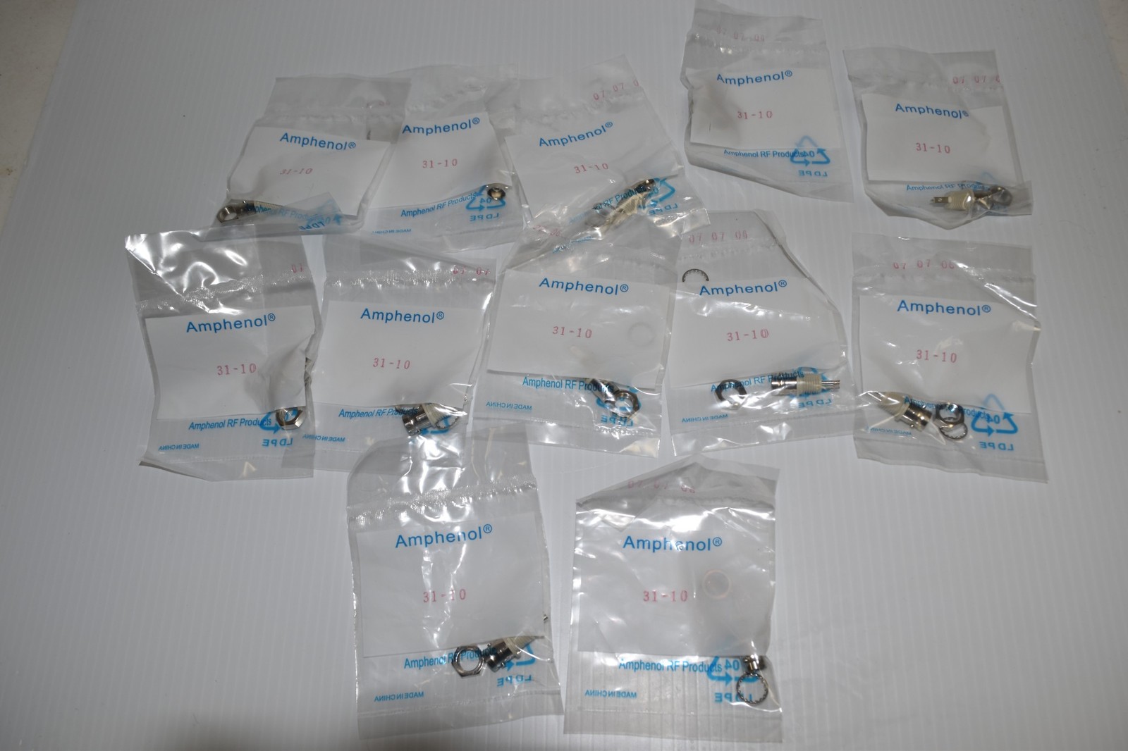 AMPHENOL 31-10 CONNECTOR - NEW - LOT OF 12 (LAT69)