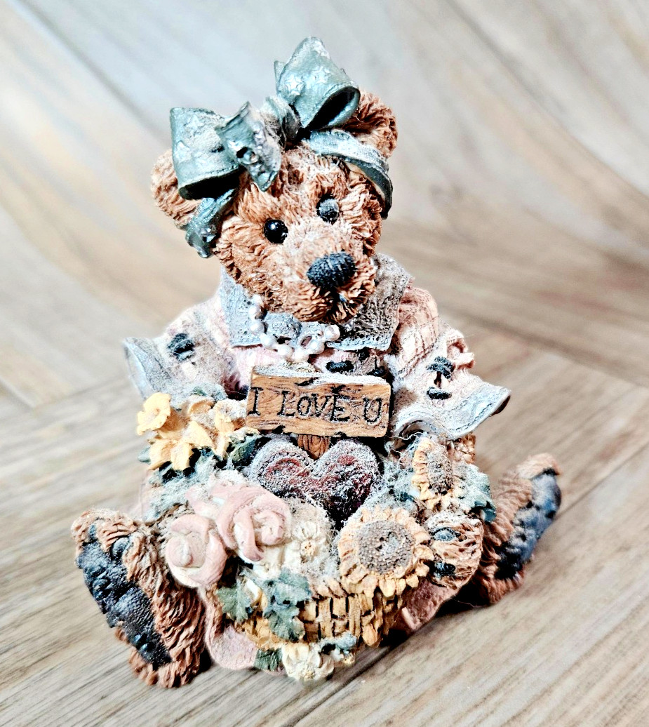 Boyds Bears & Friends Justina The Message Bearer #2273 Figurine 1995 Decor