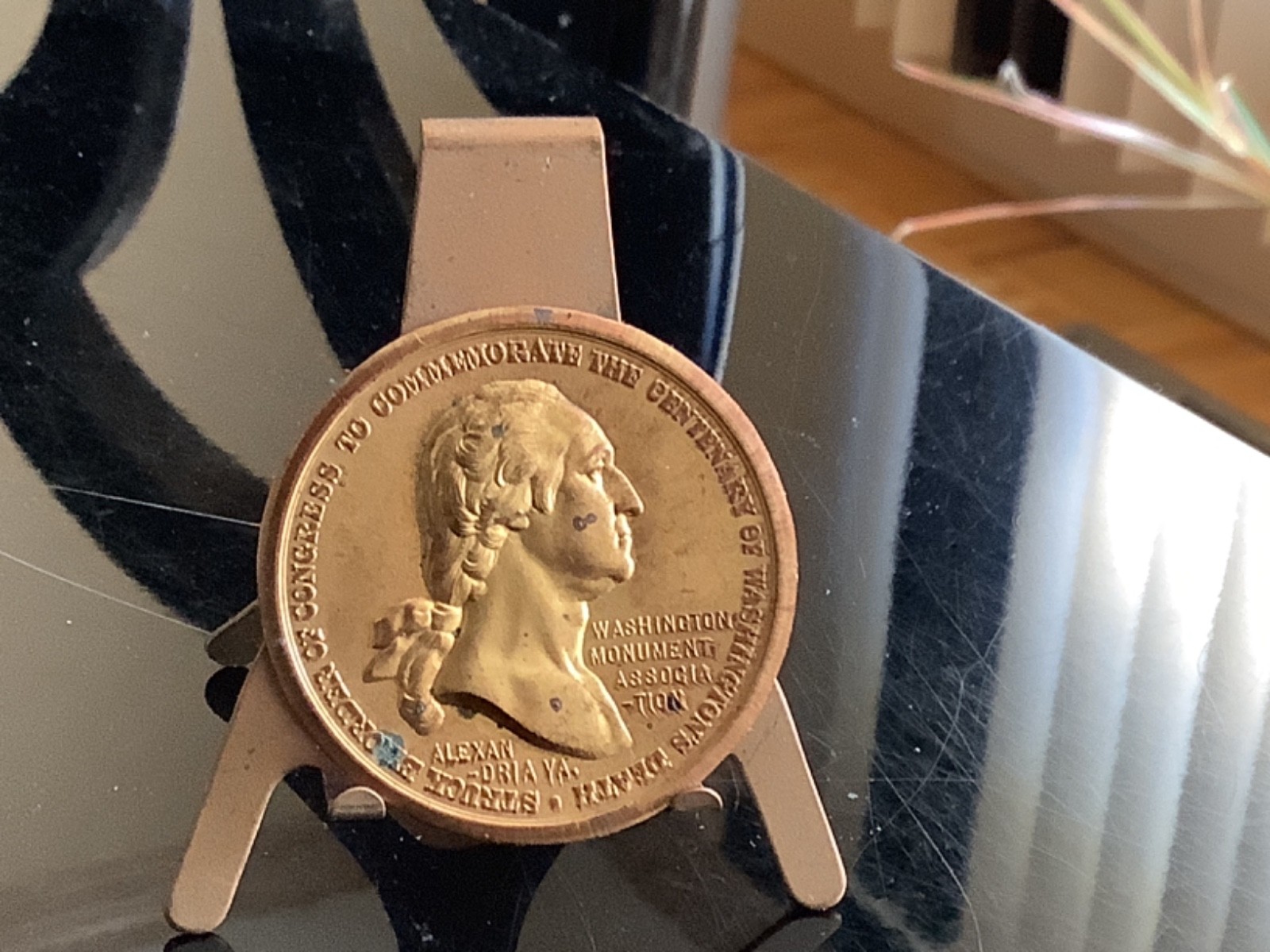 1904 G.Washington Monument Association Uniface Gold Plate Medal 42mm. 1904 G.Washington Monument Association Uniface Gold Plate Medal 42mm.