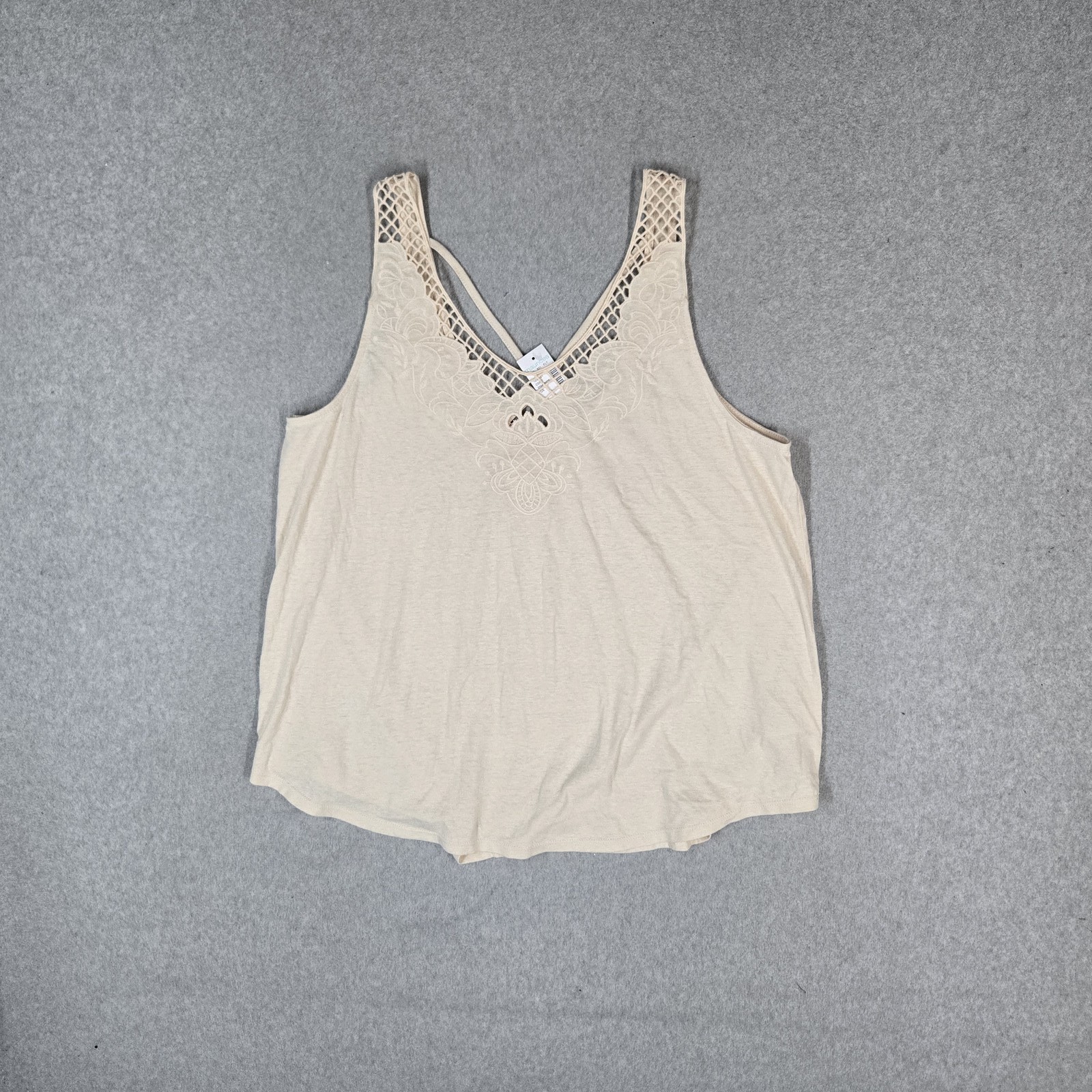 Maurices Women Tank Top 0X Beige Crochet Strap Embroidered V-Neck Pullover NWT