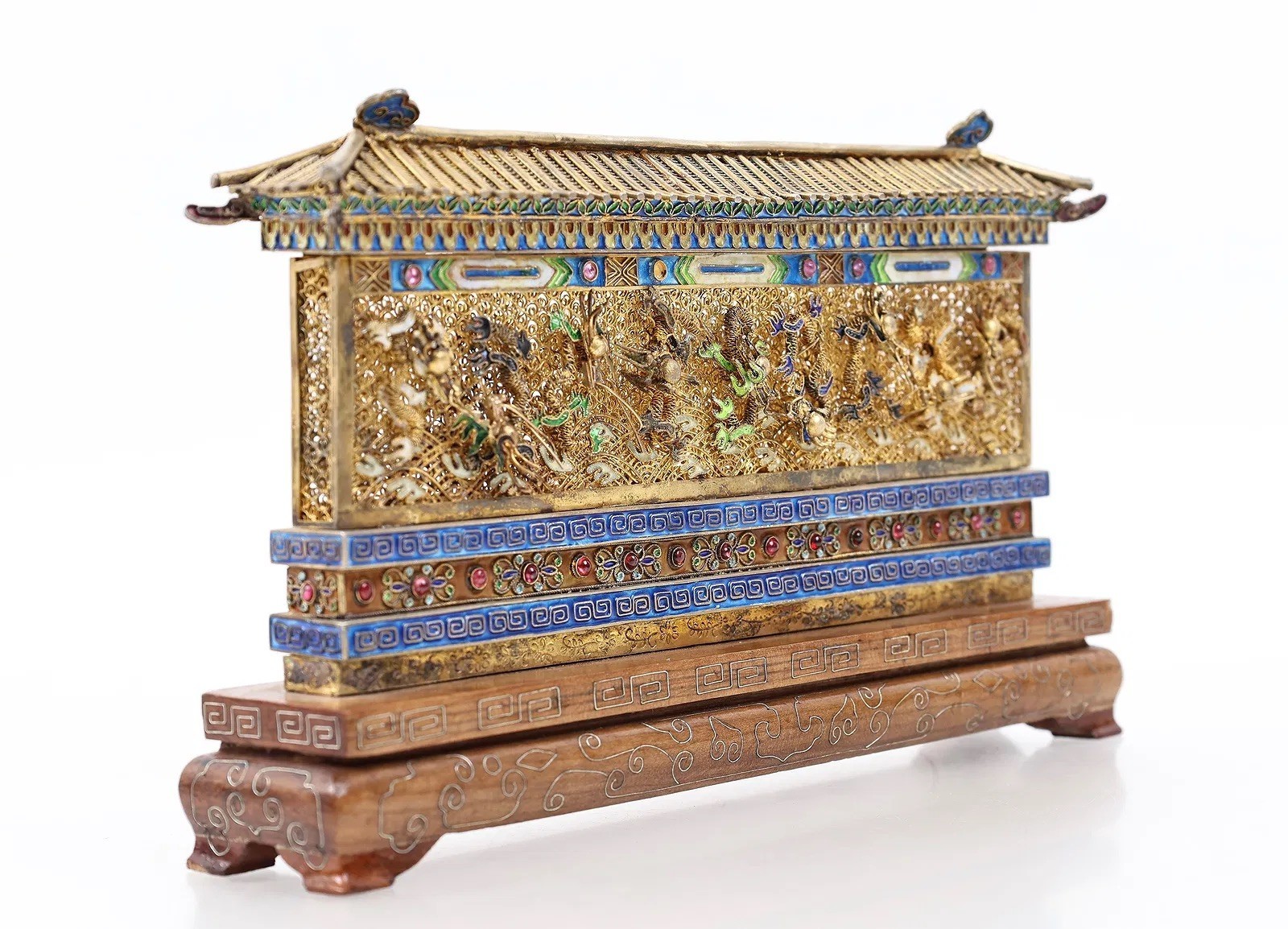 An Unkown Antique Chinese Nine Coiled Dragon 19th Century Qing Dynasty? An Unkown Antique Chinese Nine Coiled Dragon 19th Century Qing Dynasty?