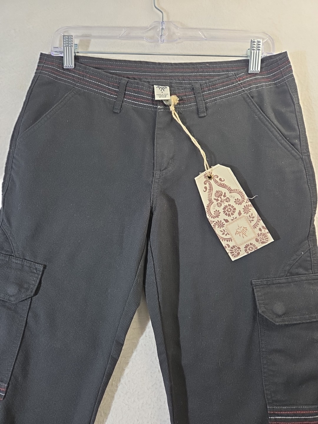 Vintage Y2K Zana Di Cargo Pants Women 4 Black Flare Contrast Stitch NWT 30x30777 Vintage Y2K Zana Di Cargo Pants Women 4 Black Flare Contrast Stitch NWT 30x30777