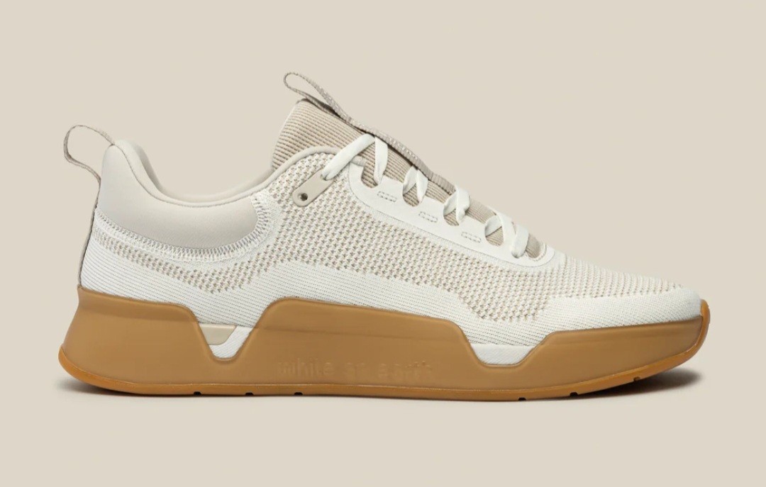While On Earth Move Trainer Shoes Sand/Gum Men\'s size 11