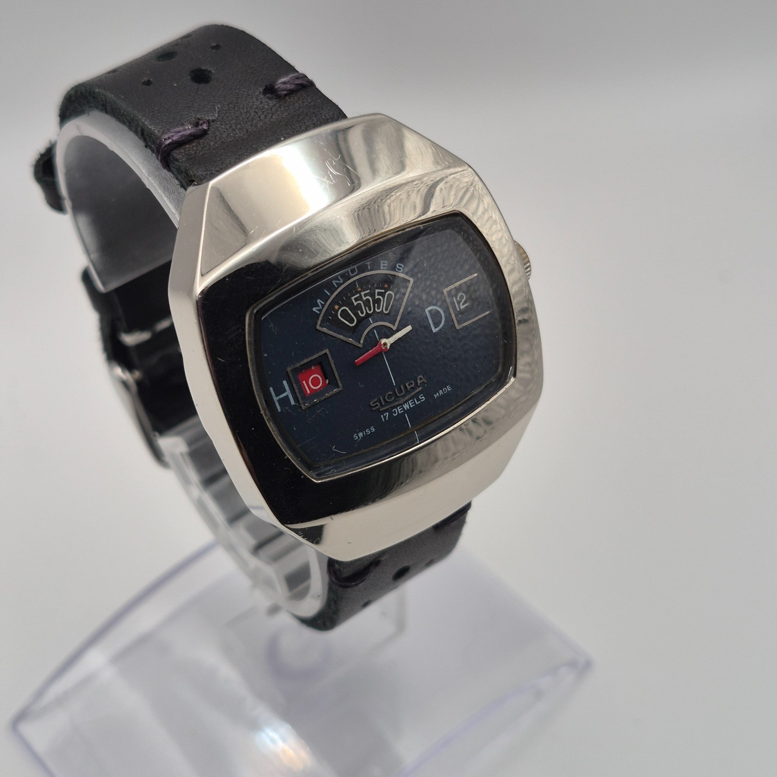Secura by Breitling Vintage Jump Hour Watch - Nice Condition Secura by Breitling Vintage Jump Hour Watch - Nice Condition