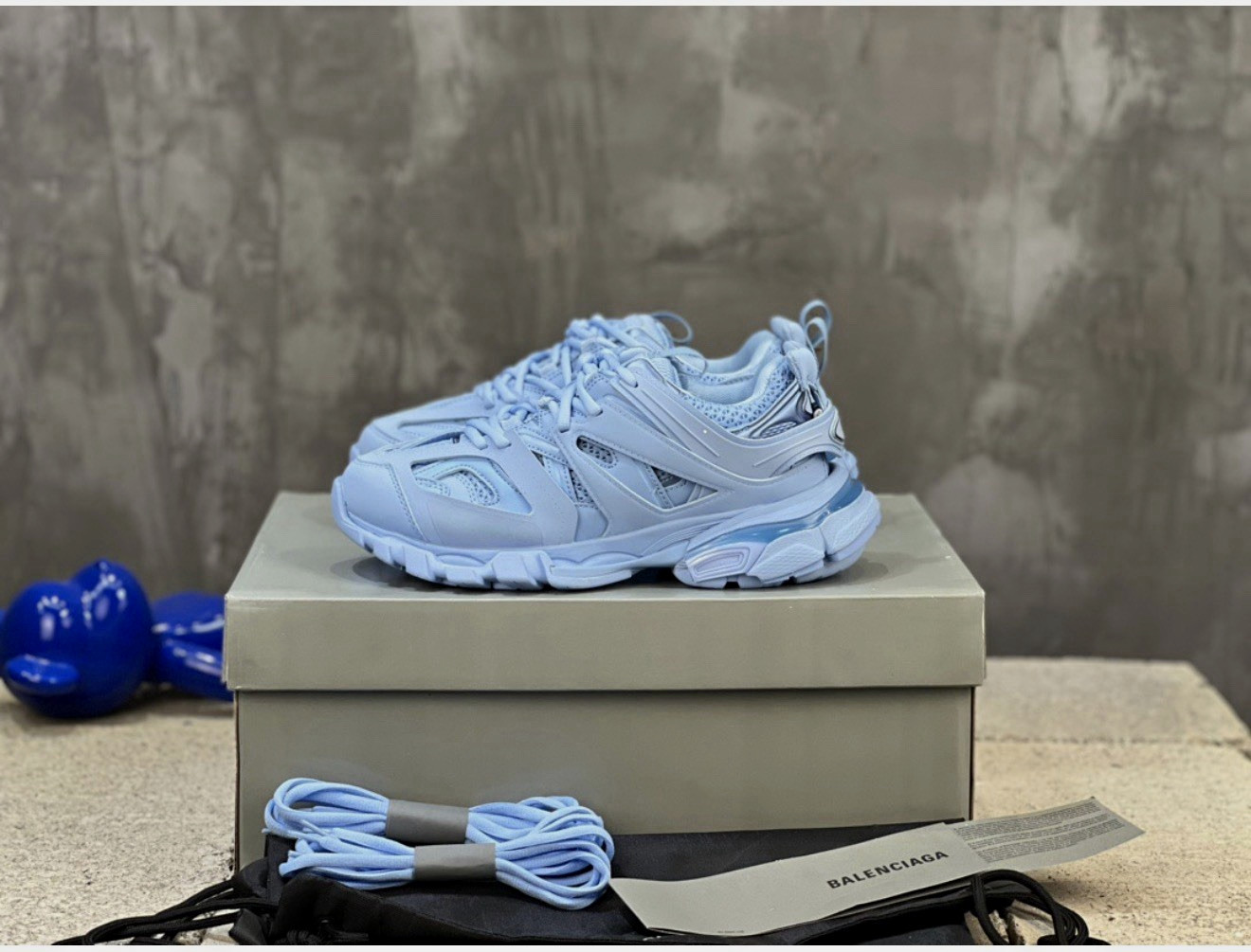 Balenciaga Track Men’s Blue Low Top Lace-Up Athletic Sneakers Balenciaga Track Men’s Blue Low Top Lace-Up Athletic Sneakers