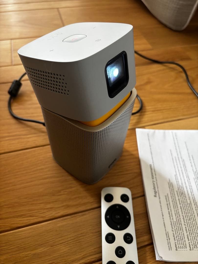 BENQ GV1 Portable Projector Bluetooth Speaker  Wi-Fi DLP OSD Japan Tested