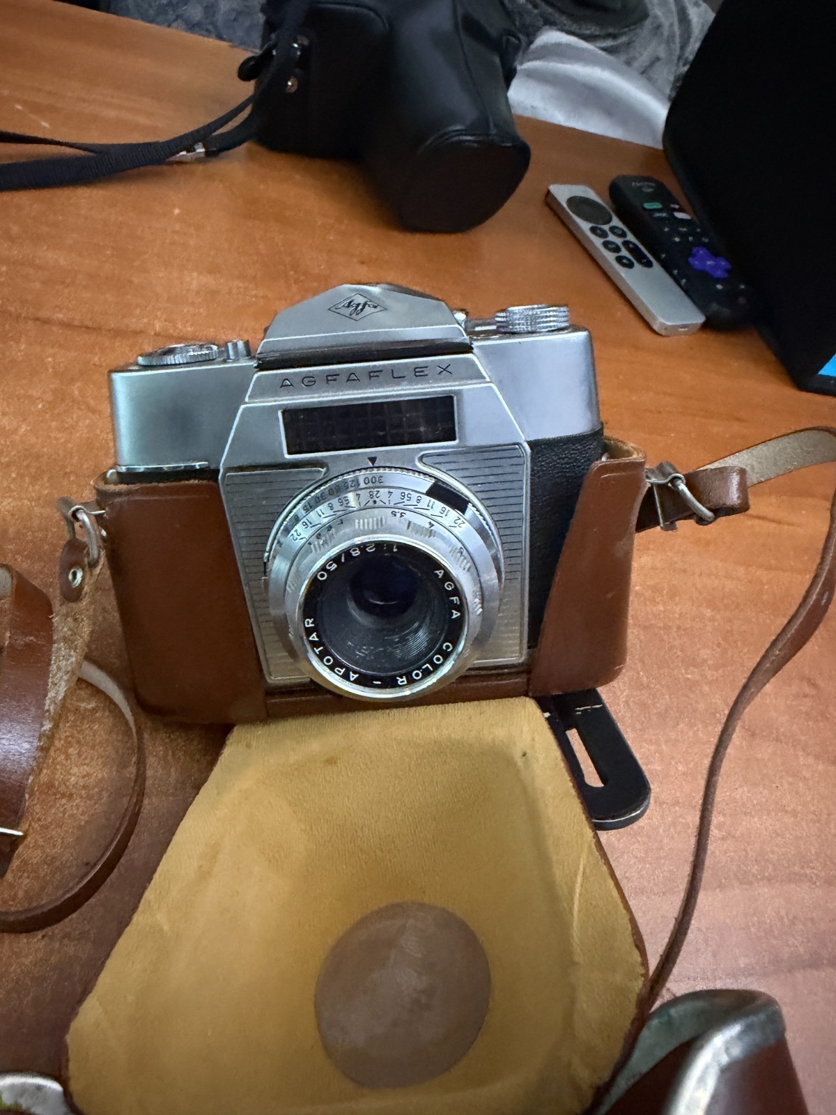 VINTAGE 1950s AGFAFLEX SLR Camera f/2.8 50mm Apotar Lens made in West Germany VINTAGE 1950s AGFAFLEX SLR Camera f/2.8 50mm Apotar Lens made in West Germany