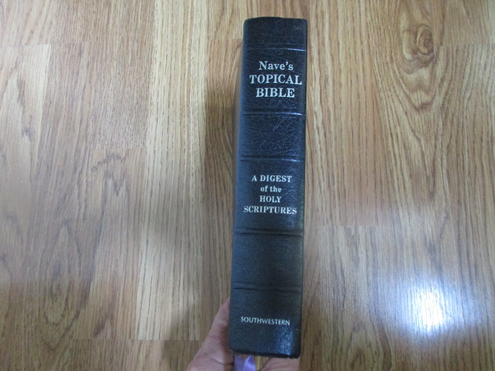 Naves Topical Bible Black Bound Thumb Indexed 1962 Southwestern Holy Scriptures