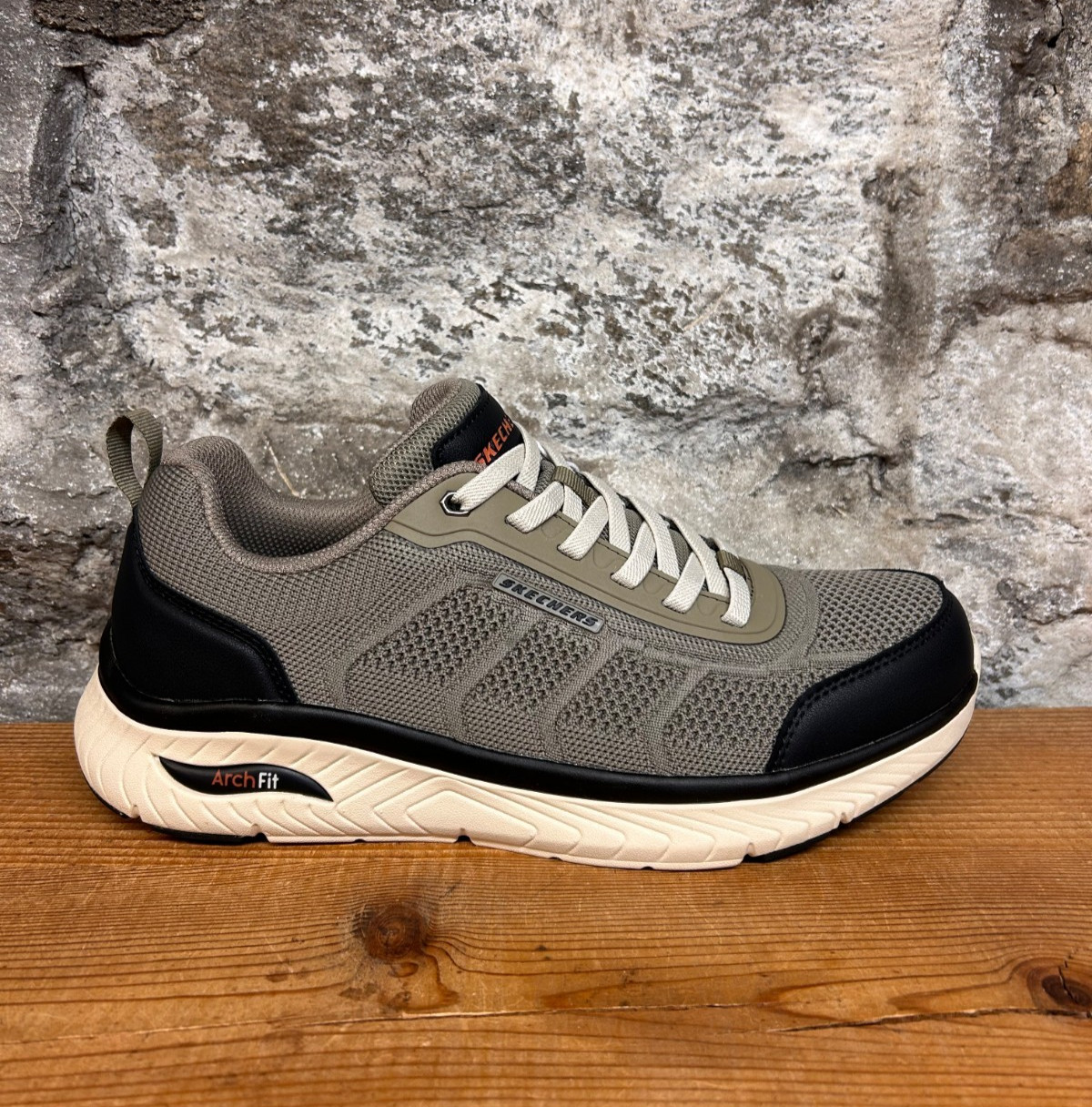 SKECHERS CROSSER-ESMOND 211275 MENS KHAKI ARCH FIT RELAX FIT  New In Box