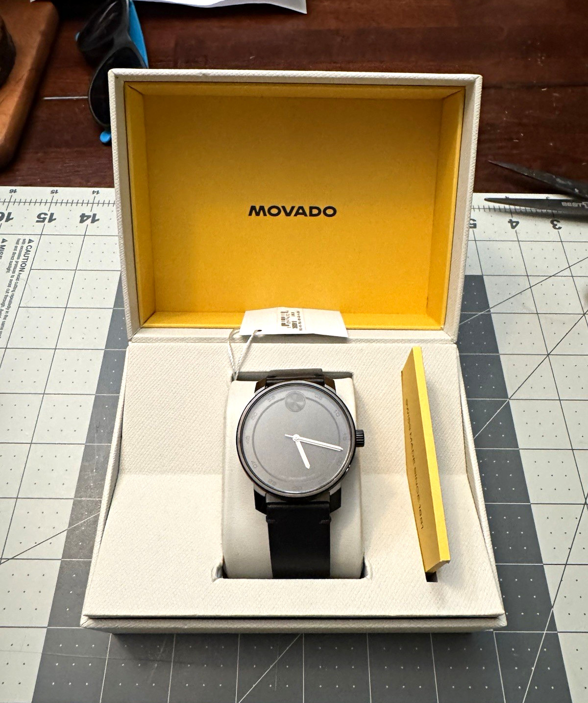 New Movado Bold Swiss Movement Quartz Black Dial Leather Strap Box & Papers