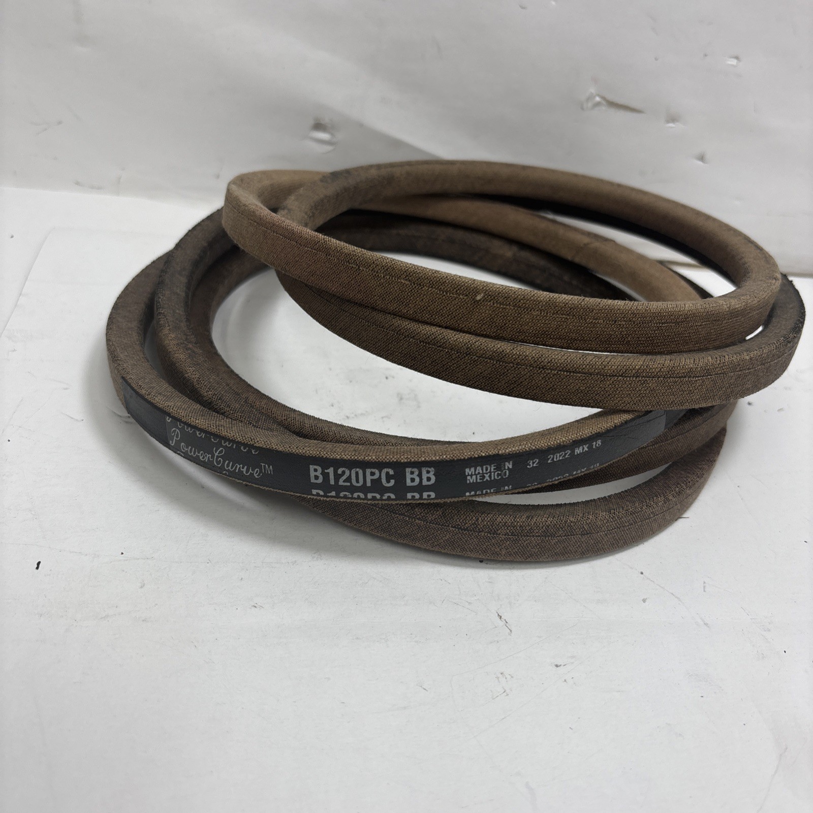 Gates B120PC PowerCurve V-Belt 123 Inches Outside Circumference 