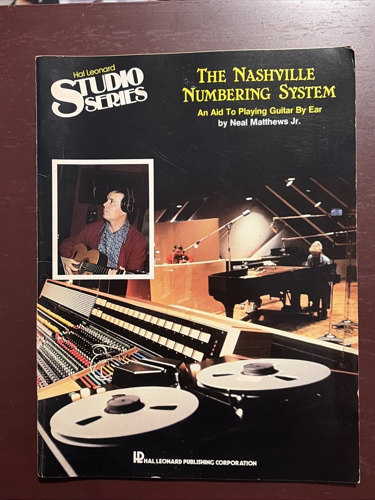 VTG 1984, The Nashville Numbering System: An Aid to Playing by Ear - Hal Leonard VTG 1984, The Nashville Numbering System: An Aid to Playing by Ear - Hal Leonard