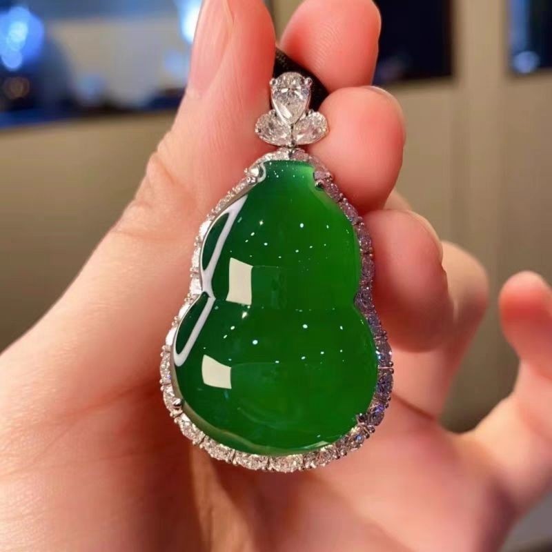 Myanmar High Ice-Grade Imperial Green Gourd Jade Pendant Full Green Amulet