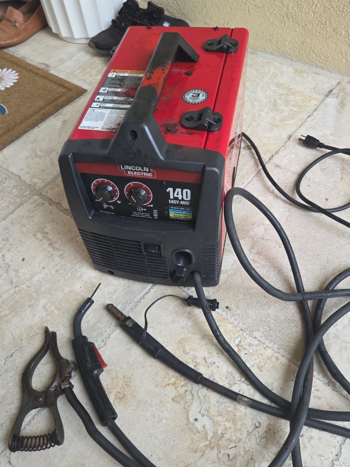 Lincoln Electric Easy MIG 140 Wire Feed Welder 120V - Tested Gun & Ground Clamp