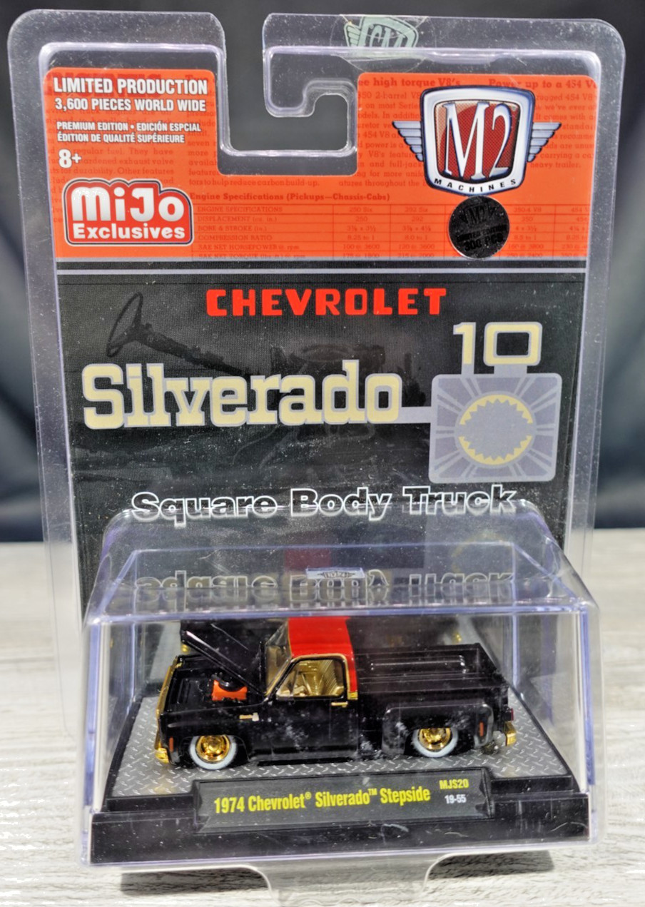 M2 Machines 1974 Chevrolet Silverado Stepside CHASE 1/300 1/64