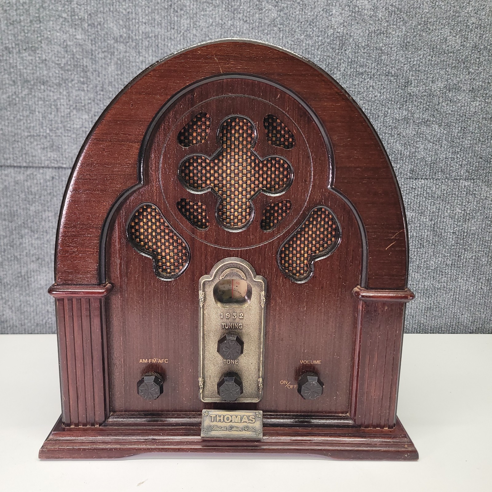 Vintage Thomas Collector\'s Edition Radio Model 317 AM/FM Cassette Tested Works