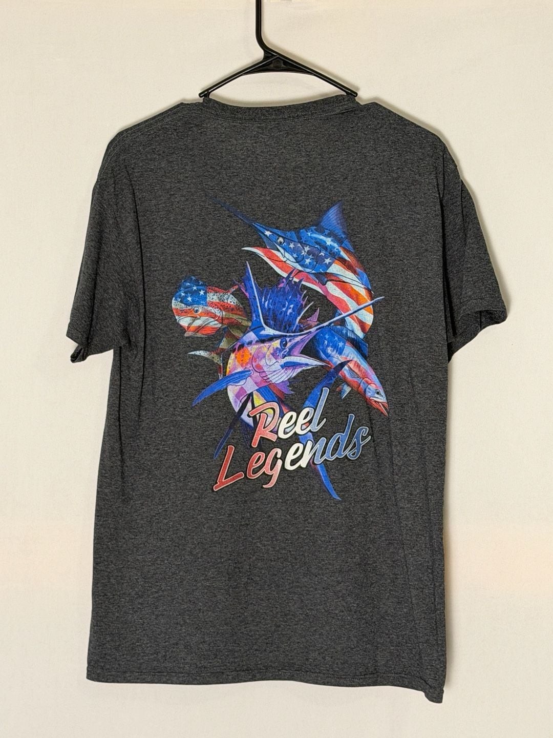 Reel Legends Graphic T-Shirt Medium Gray American Flag Fish Reel Legends Graphic T-Shirt Medium Gray American Flag Fish