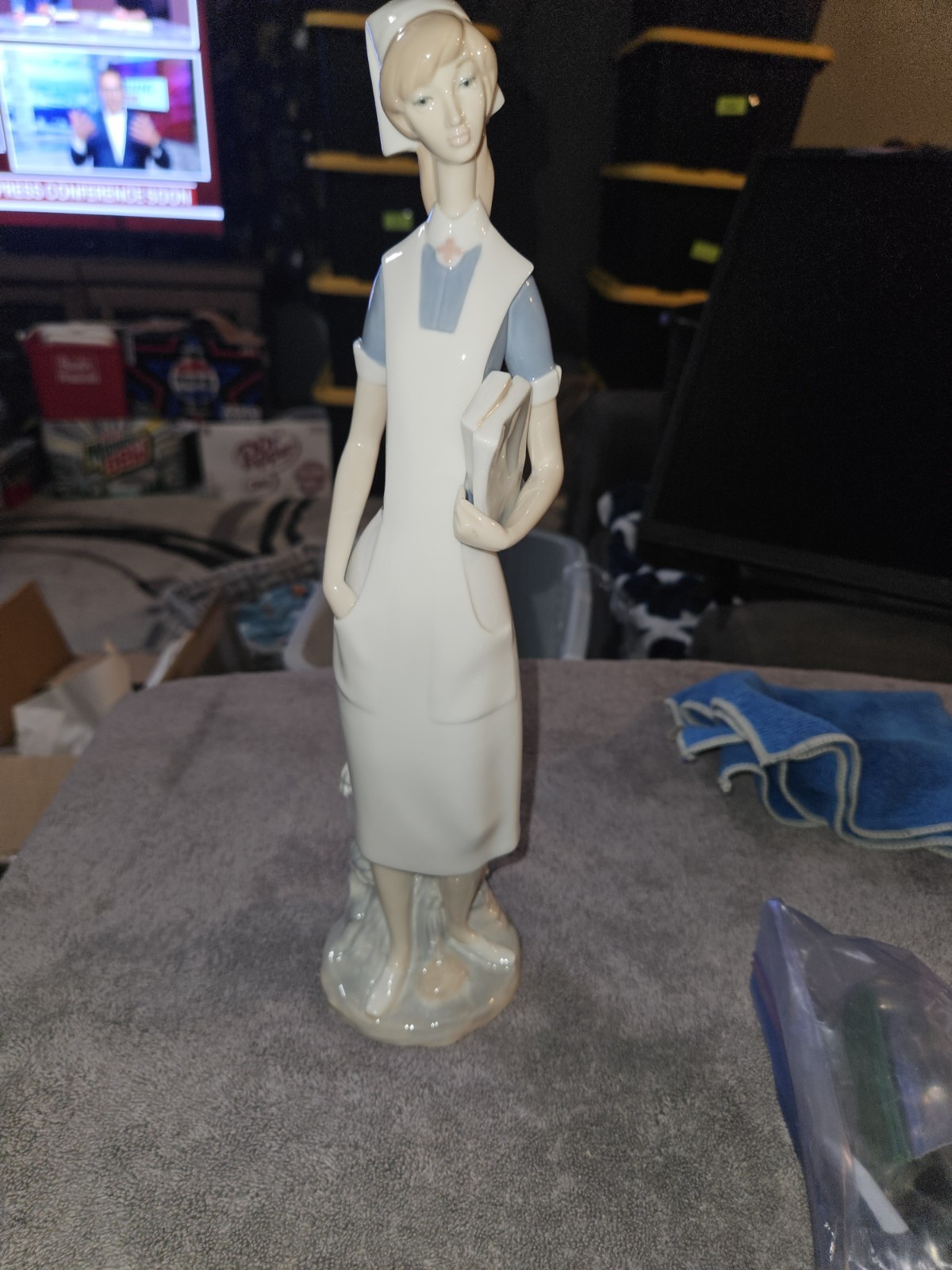 Lladro 4603 Nurse Retired Mint Condition Original Box~paperwork L@@K ~READ~ Lladro 4603 Nurse Retired Mint Condition Original Box~paperwork L@@K ~READ~