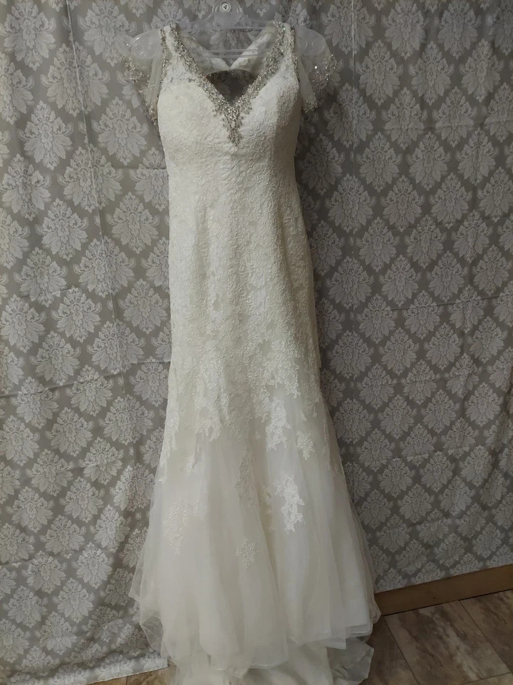 Mori Lee Full Lace Lt Ivory Beaded Top Optional Sleeve wedding dress.