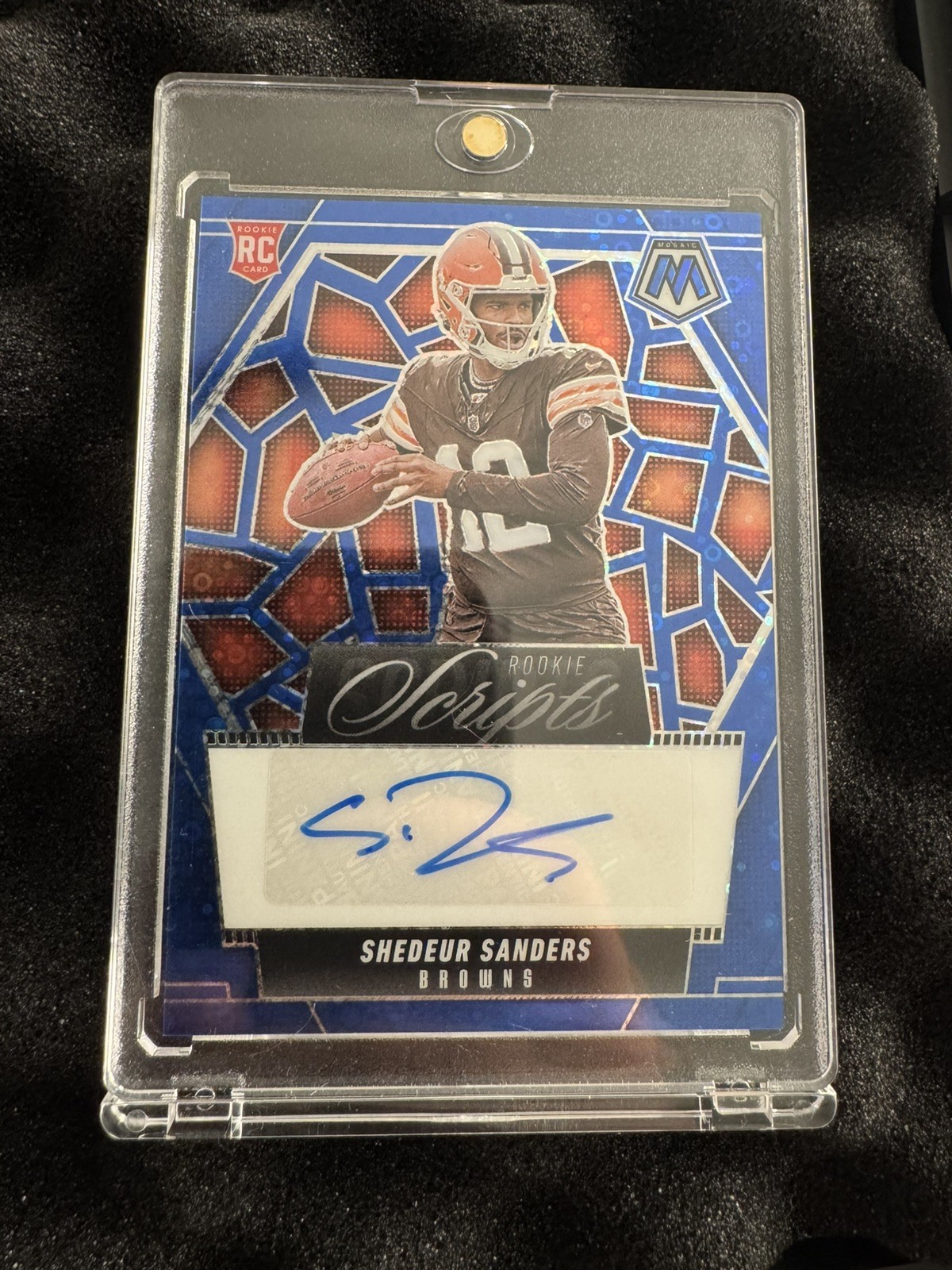 2025 Panini Mosaic- Rookie Scripts Shedeur Sanders No Huddle Blue Prizm (AU, RC)
