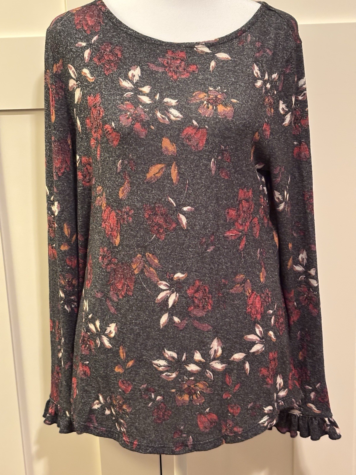 Maurice’s Women’s Top Size Med Long Sleeves Machine Wash Ruffle At Sleeve