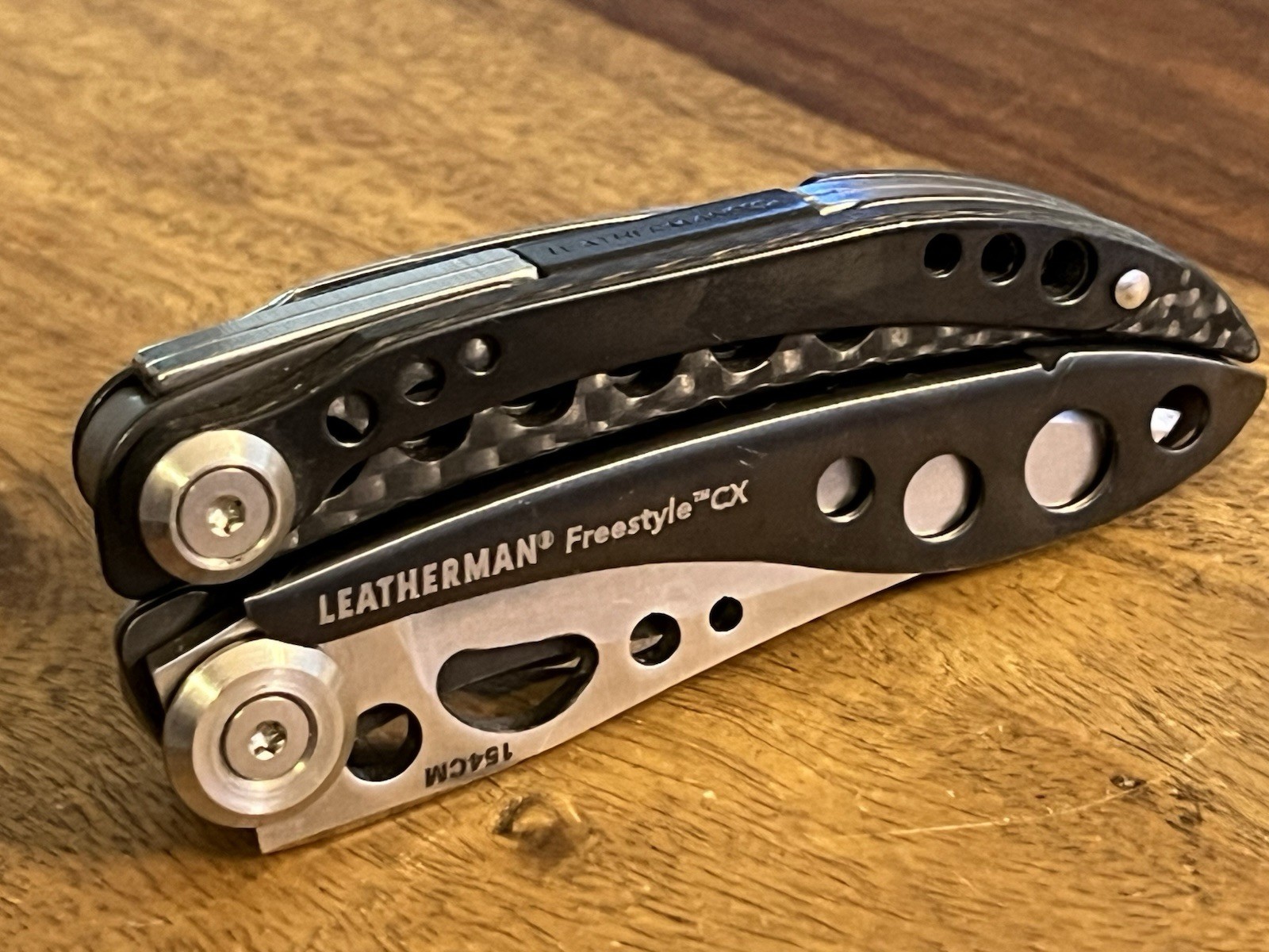 RARE Leatherman Freestyle CX Multi-Tool 154CM DLC Carbon Fiber OUTSTANDING