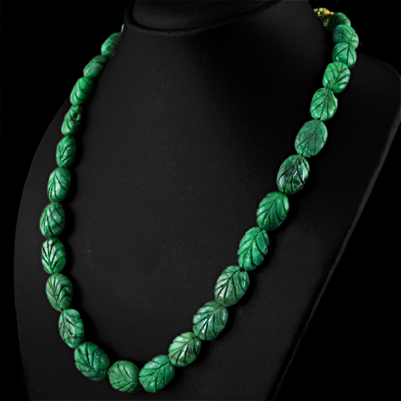 BEAUTIFUL 438.00 CTS NATURAL GREEN EMERALD OVAL CARVED BEADS NECKLACE (DG)