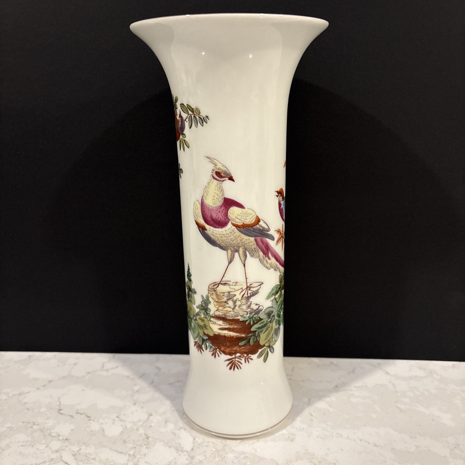 MOTTAHEDEH Chelsea Birds 11” Porcelain Trumpet Vase WILLIAMSBURG MOTTAHEDEH Chelsea Birds 11” Porcelain Trumpet Vase WILLIAMSBURG