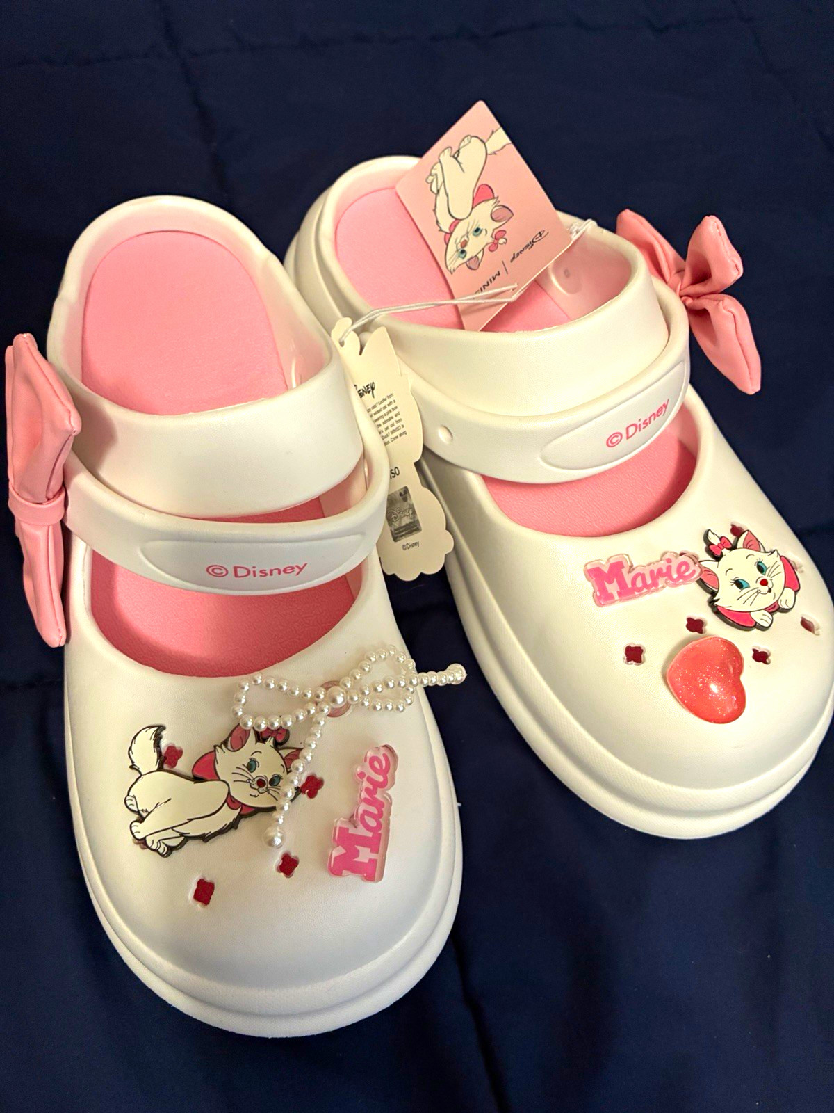 MINISO Disney Marie Girls Slip-On Flats White/Pink Bow Beaded, super cute