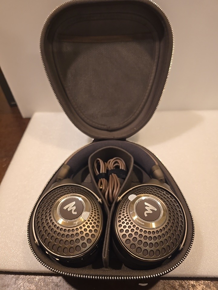 Focal Bathys MG Wireless Noise Cancelling Headphones - Brown (OPEN BOX) Focal Bathys MG Wireless Noise Cancelling Headphones - Brown (OPEN BOX)