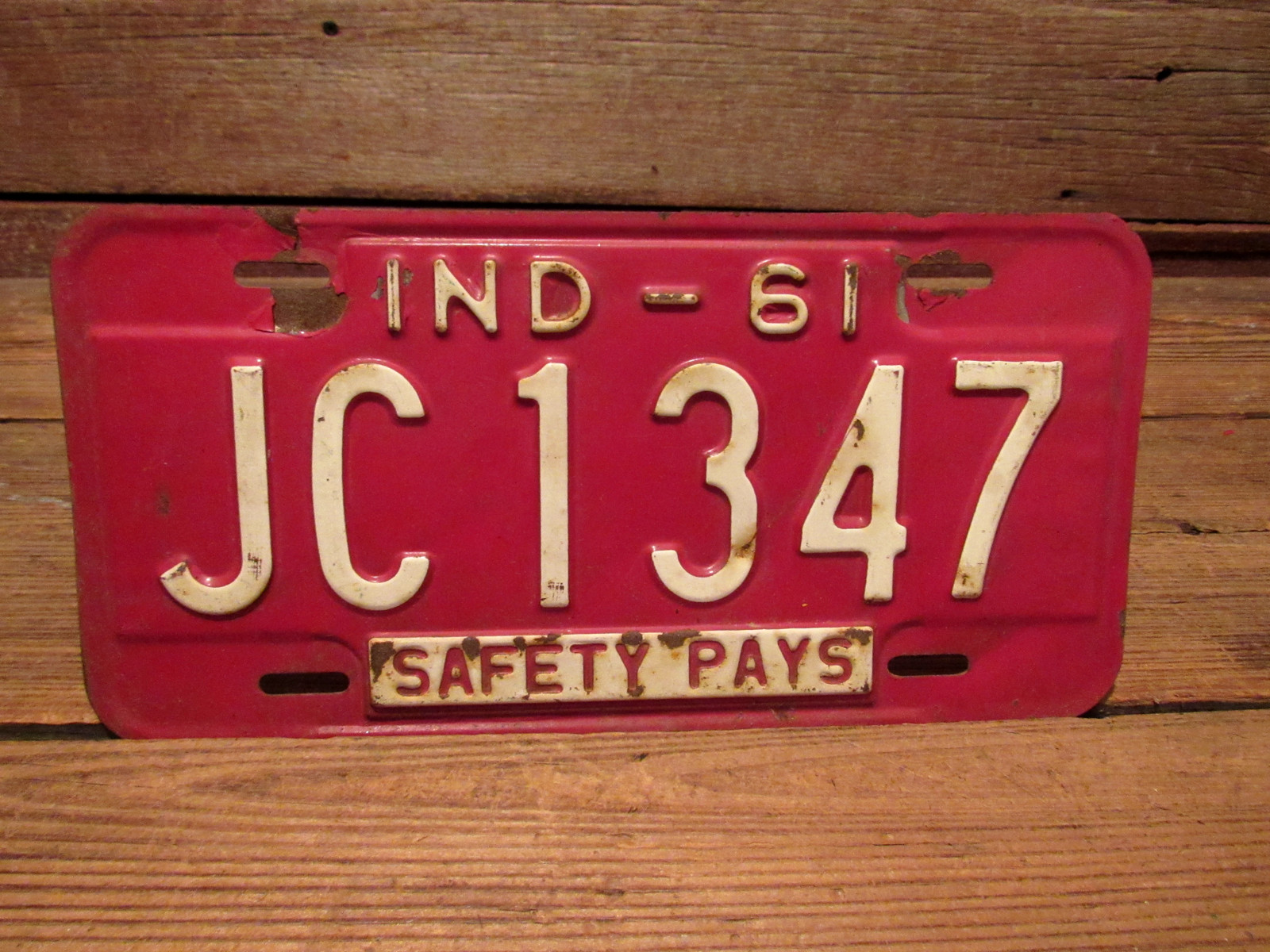 Vintage 1961 INDIANA Car Truck SAFETY PAYS License Plate Rat Rod, Man Cave