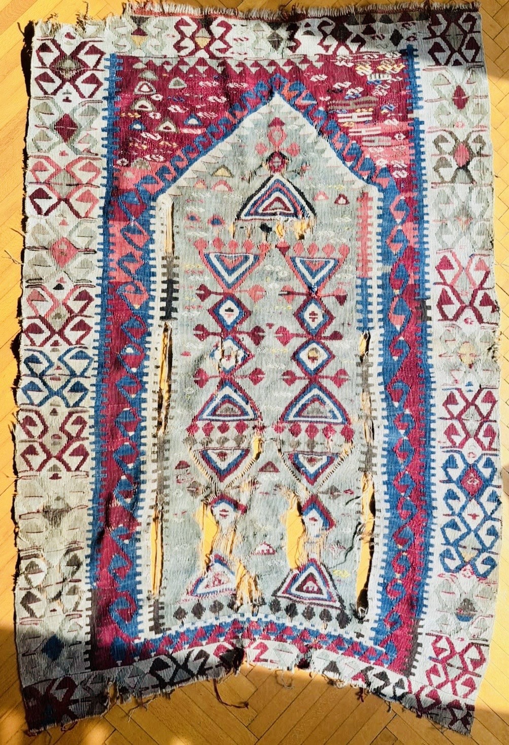 Gorgeous Antique Çankırı Anatolian Wool Kilim Rug Fragment (131 cm x 86 cm)