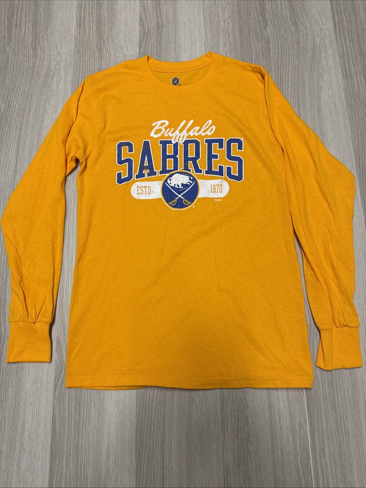 NWOT Men’s Small Buffalo Sabres NHL Metchandise Long Sleeve Shirt NWOT Men’s Small Buffalo Sabres NHL Metchandise Long Sleeve Shirt