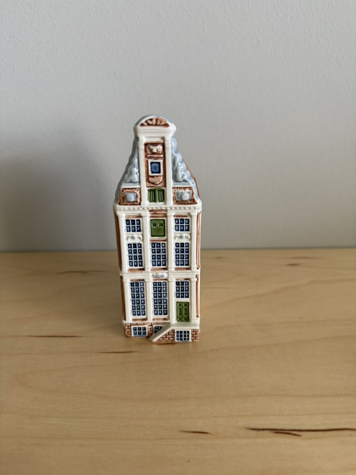 Amsterdam Royal Goedewaagen Ceramic House Poly Delft, Honeywell Exclusive Amsterdam Royal Goedewaagen Ceramic House Poly Delft, Honeywell Exclusive