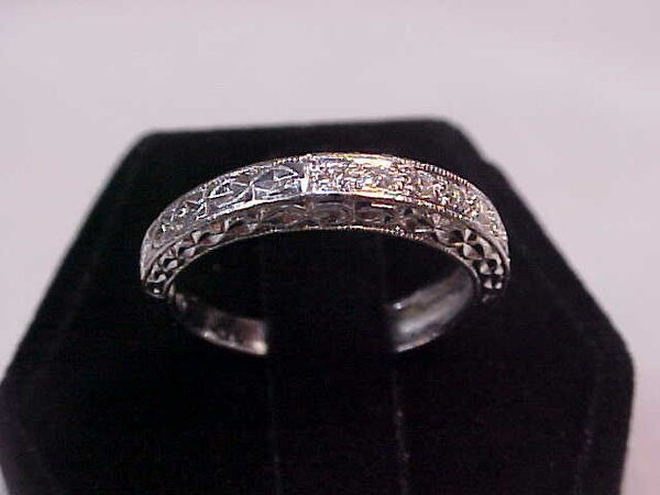 ESTATE PLATINUM 900 NATURAL 7 DIAMOND BAND RING SIZE 5.75