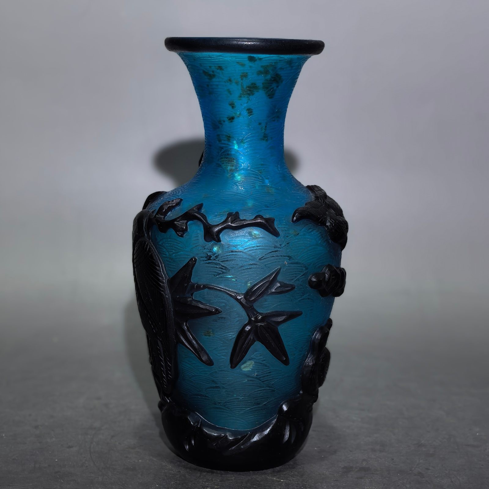 Chinese Peking Overlay Glass Carved Flower and Bird Exquisite Small Vase 8431