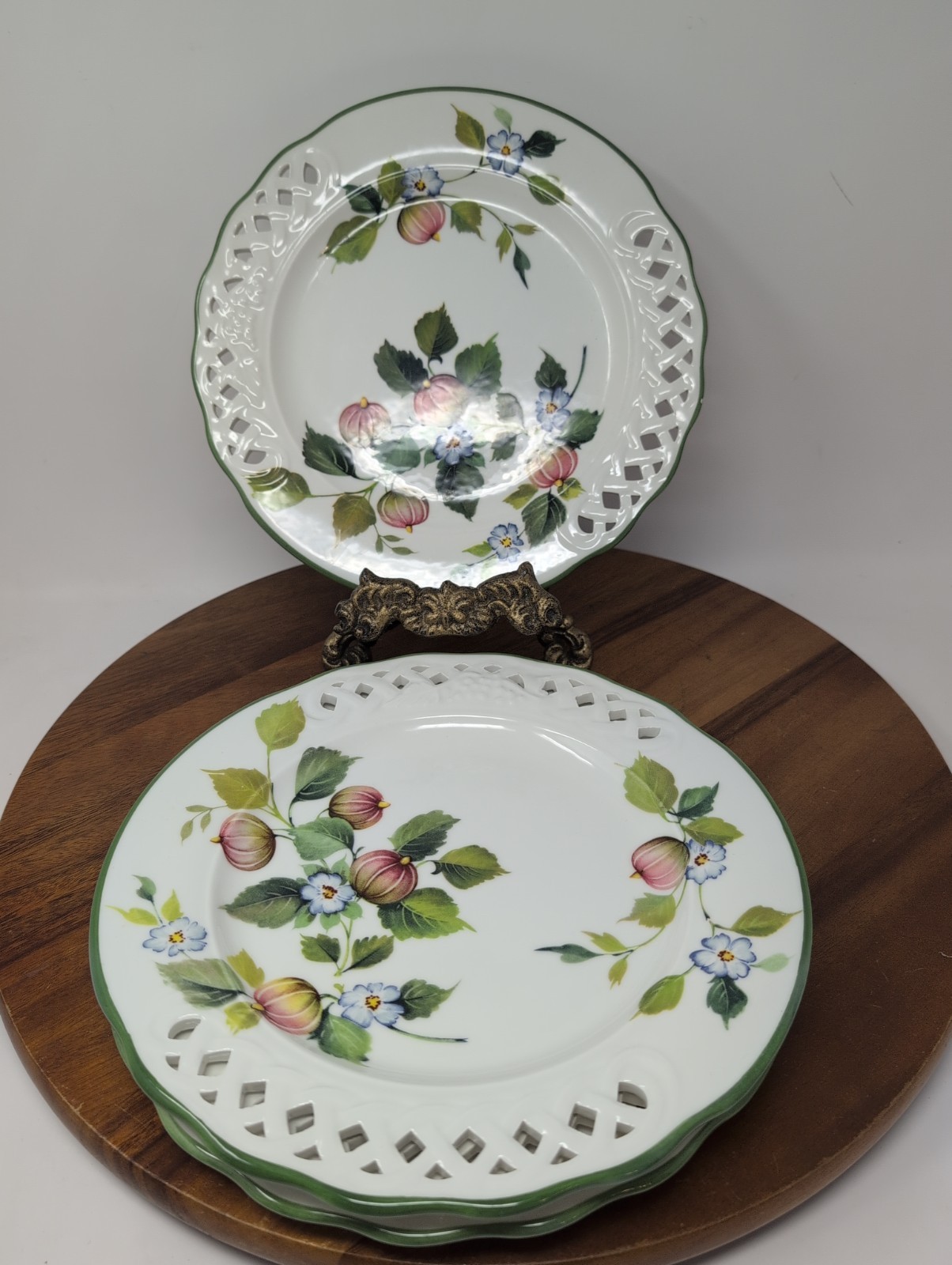 Set of 4 Vintage Brunelli Italy Tiffany Fig Plates Pierced Lattice Rim 10.25\